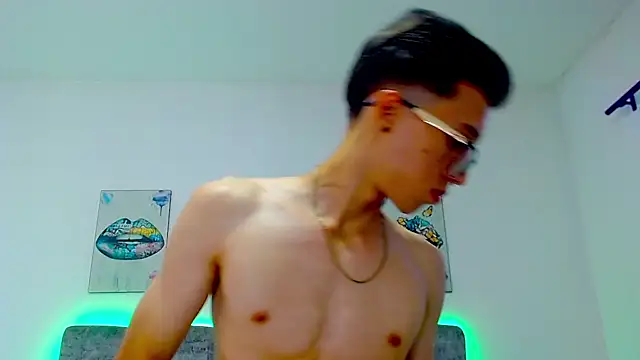 Snapshot of skinny_bigcock02 chatting on 1, 3, 2025 skinny bigcock02 online show from 1, 3, 2025