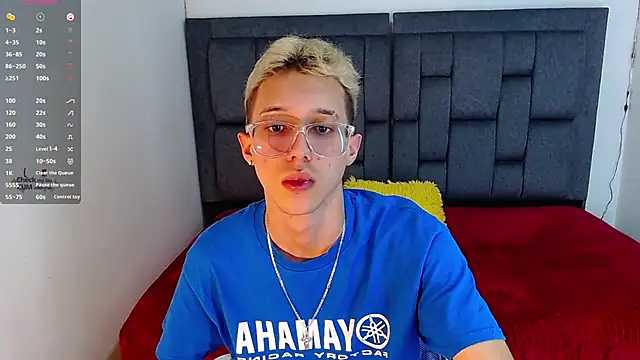 Snapshot of skinny_bigcock02 chatting on 6, 11, 2025 skinny bigcock02 online show from 6, 11, 2025