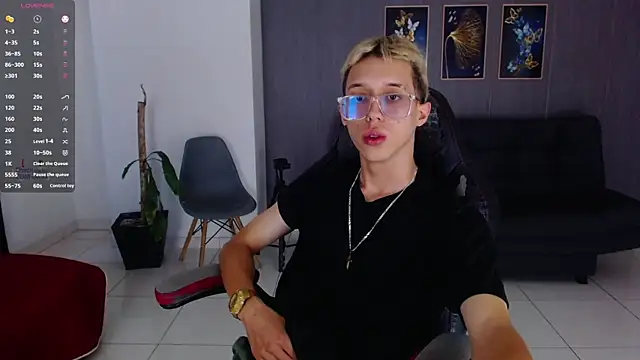 Snapshot of skinny_bigcock02 chatting on 21, 11, 2025 skinny bigcock02 online show from 21, 11, 2025