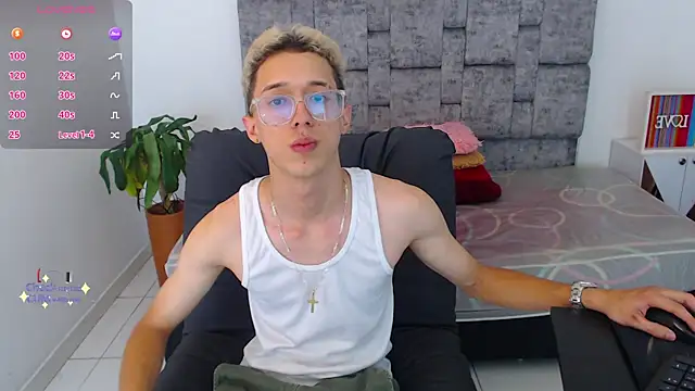 Snapshot of skinny_bigcock02 chatting on 2, 12, 2025 skinny bigcock02 online show from 2, 12, 2025