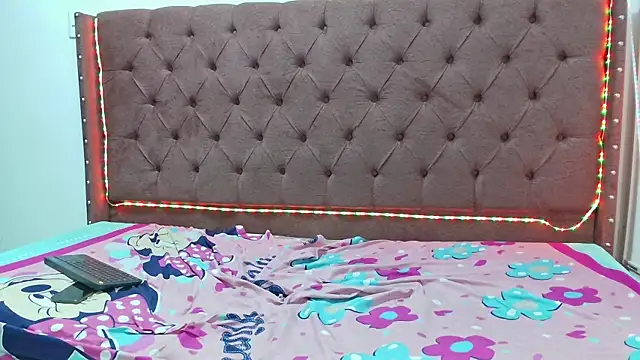 Snapshot of couple_hotfox chatting on 9, 3, 2025 couple hotfox online show from 9, 3, 2025