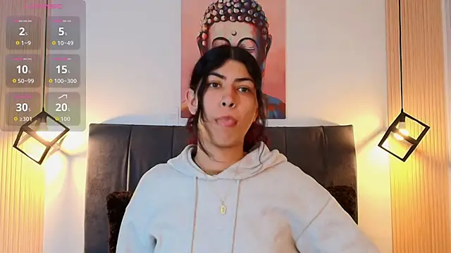 Snapshot of Cassie_bloom chatting on 13, 11, 2025 Cassie bloom online show from 13, 11, 2025