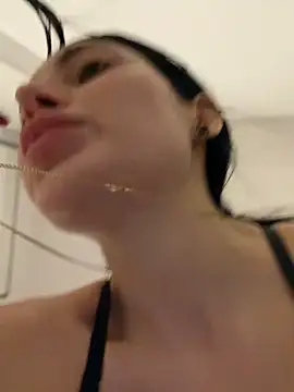 Mia Splash online show from 17, 4, 2026