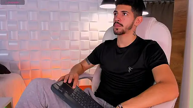 AlejandroStormm online show from 9, 9, 2025