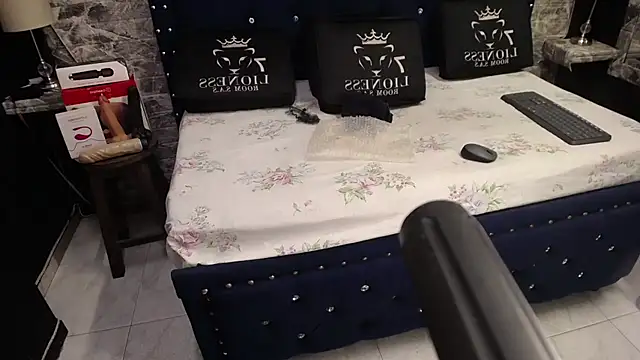 miha sex91 online show from 11, 11, 2025