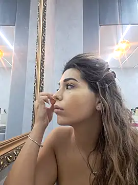 Bella Posh online show from 3, 11, 2025