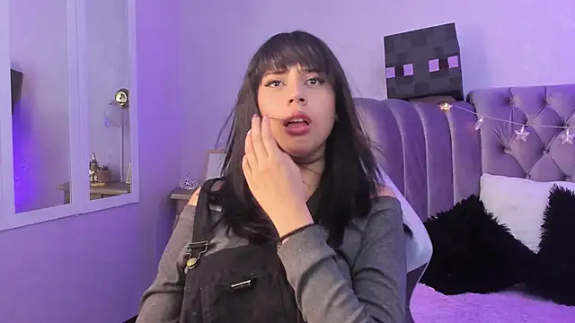 Snapshot of Seren_Bleck chatting on 4, 11, 2025 Seren Bleck online show from 4, 11, 2025