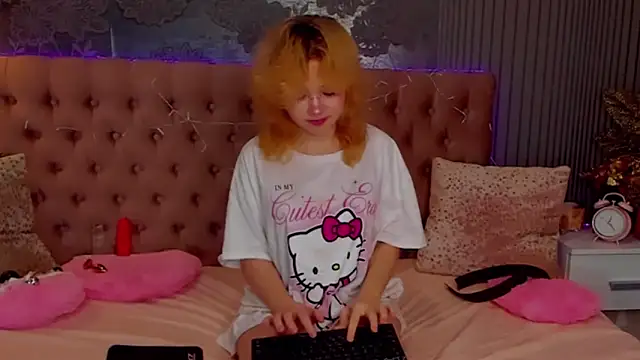 EmilyAngells online show from 2, 12, 2025