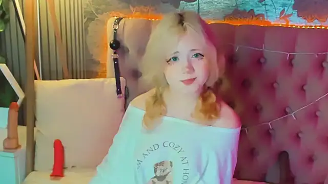 EmilyAngells online show from 30, 6, 2026