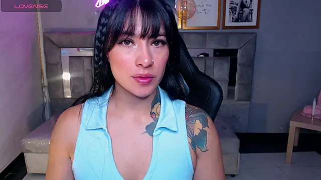 Snapshot of Isabella_Collen_v chatting on 12, 11, 2025 Isabella Collen v online show from 12, 11, 2025