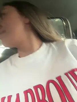 natashaleightt online show from 2, 3, 2025