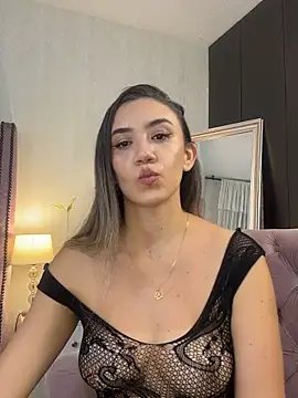 natashaleightt online show from 18, 9, 2025