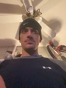 Polaroid White online show from 15, 11, 2025