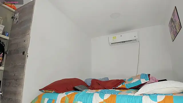 Snapshot of flor_herrera01 chatting on 26, 11, 2025 flor herrera01 online show from 26, 11, 2025