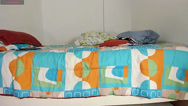 Snapshot of flor_herrera01 chatting on 28, 11, 2025 flor herrera01 online show from 28, 11, 2025