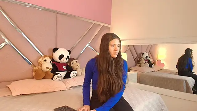 Snapshot of Emilybennett_ chatting on 14, 3, 2025 Emilybennett online show from 14, 3, 2025