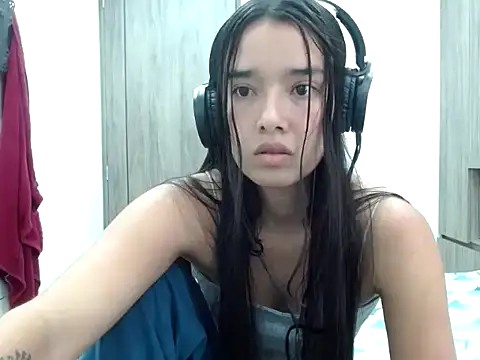  luna 777 online show from 9, 4, 2026