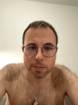 Snapshot of Simonudist chatting on 14, 12, 2025 Simonudist online show from 14, 12, 2025