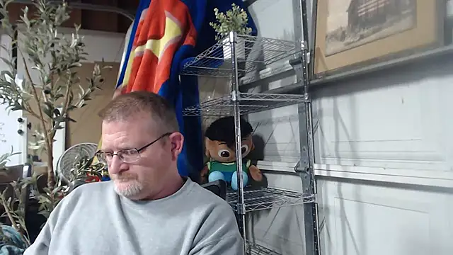 Randomoldguy615 online show from 2, 3, 2025