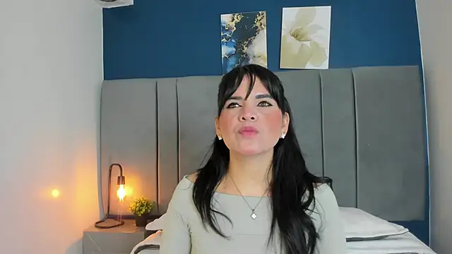 laura hotties online show from 24, 10, 2025