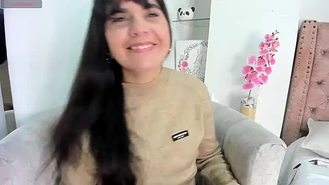 Snapshot of laura_hotties chatting on 4, 7, 2026 laura hotties online show from 4, 7, 2026