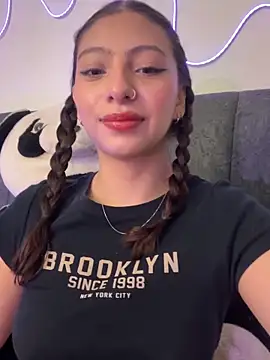 Snapshot of Dirty-Bunnyyy chatting on 17, 5, 2026 Dirty-Bunnyyy online show from 17, 5, 2026