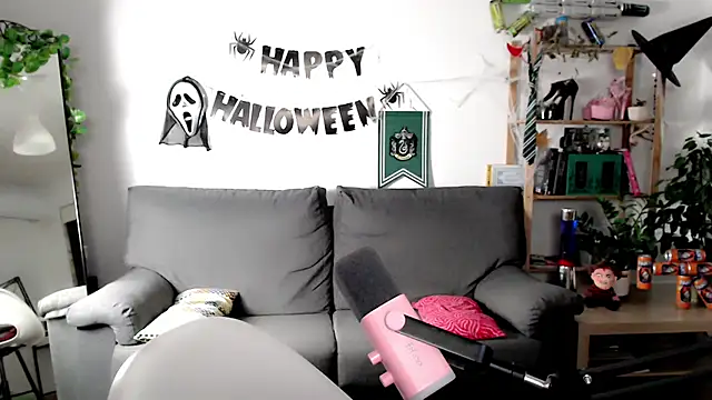 Snapshot of Della_Ideal chatting on 28, 10, 2025 Della Ideal online show from 28, 10, 2025