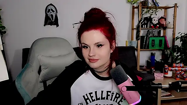 Snapshot of Della_Ideal chatting on 17, 11, 2025 Della Ideal online show from 17, 11, 2025