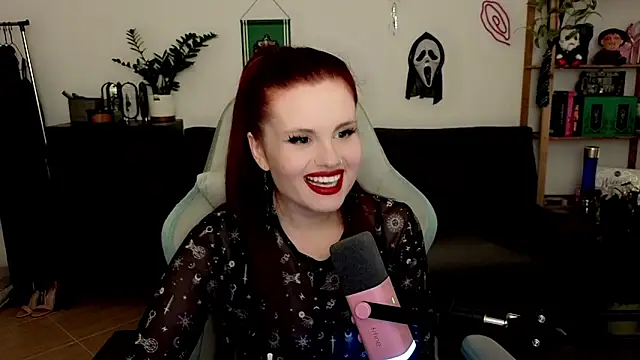 Della Ideal online show from 14, 12, 2025