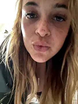 Busty-smiley-miley online show from 19, 9, 2025