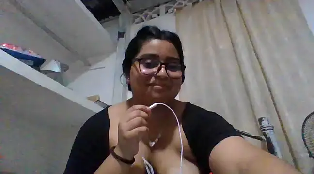 Snapshot of virginbrunette99 chatting on 23, 2, 2025 virginbrunette99 online show from 23, 2, 2025