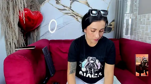 Snapshot of Bella_williamss_ chatting on 8, 5, 2026 Bella williamss online show from 8, 5, 2026