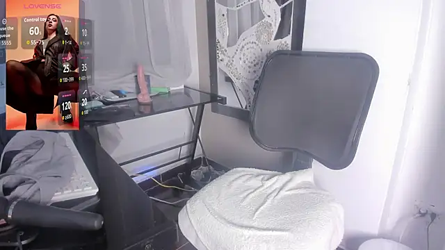 Snapshot of Bella_williamss_ chatting on 23, 5, 2026 Bella williamss online show from 23, 5, 2026