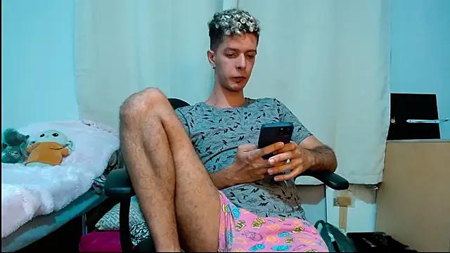 blondetwink online show from 24, 2, 2025