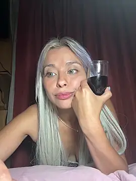 Snapshot of WhiteSnow09 chatting on 24, 2, 2025 WhiteSnow09 online show from 24, 2, 2025