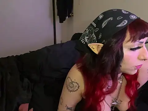 Snapshot of ChrryFoxx chatting on 12, 3, 2025 ChrryFoxx online show from 12, 3, 2025