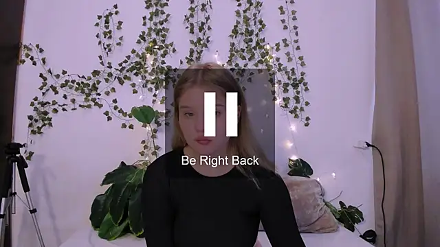 LaseyMoon online show from 17, 3, 2025