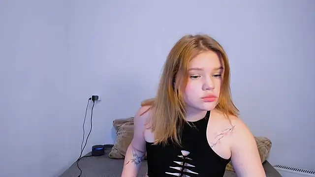 LaseyMoon online show from 2, 11, 2025