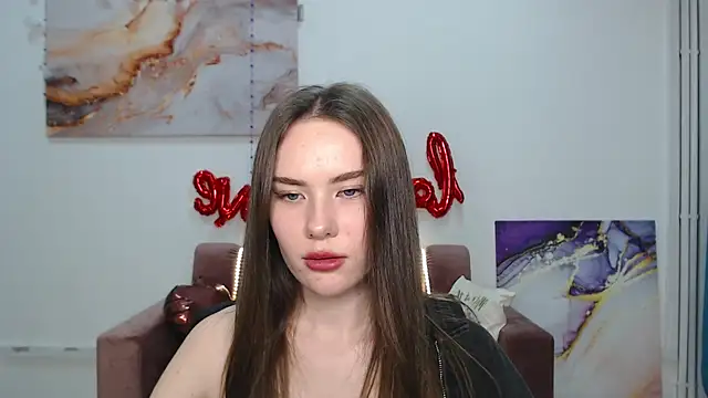 Snapshot of ElenaOconar chatting on 8, 3, 2025 ElenaOconar online show from 8, 3, 2025