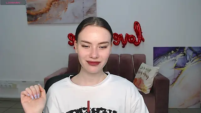 Snapshot of ElenaOconar chatting on 10, 3, 2025 ElenaOconar online show from 10, 3, 2025