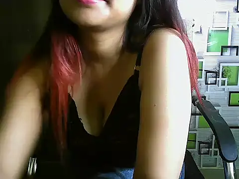 Snapshot of UrHoneyBae chatting on 17, 3, 2025 UrHoneyBae online show from 17, 3, 2025