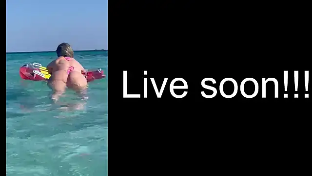Snapshot of _Allie_ chatting on 19, 10, 2025 Allie online show from 19, 10, 2025