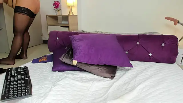 MontserratMarie online show from 10, 3, 2025