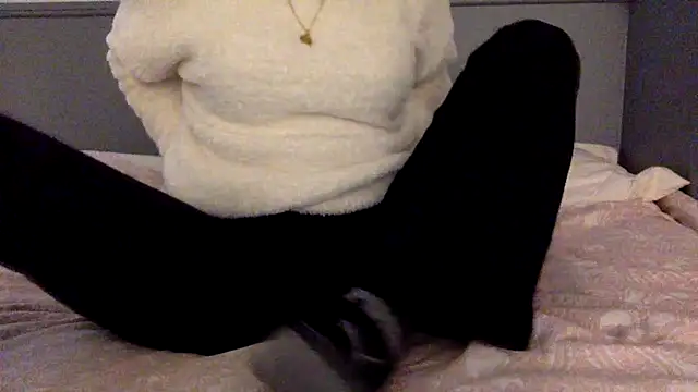 prettyy kitty online show from 25, 2, 2025