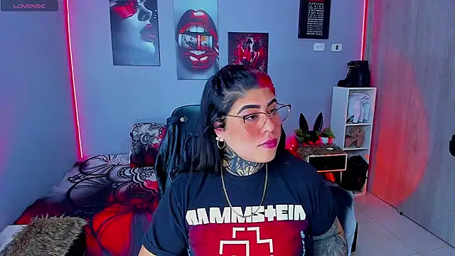 Snapshot of Veronika_metal chatting on 9, 9, 2025 Veronika metal online show from 9, 9, 2025