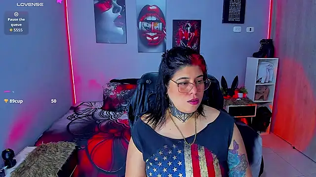 Snapshot of Veronika_metal chatting on 16, 9, 2025 Veronika metal online show from 16, 9, 2025