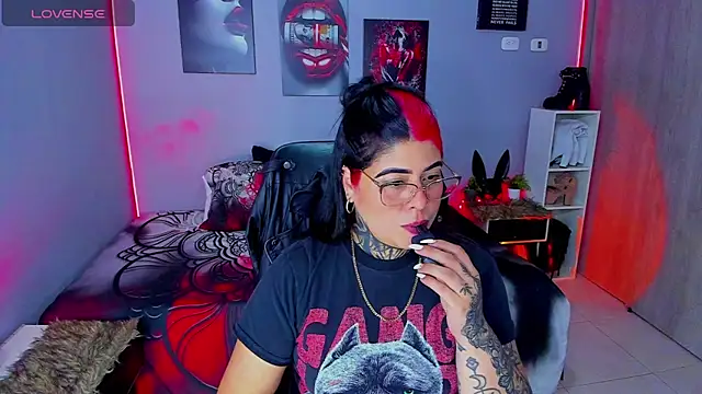 Snapshot of Veronika_metal chatting on 25, 9, 2025 Veronika metal online show from 25, 9, 2025