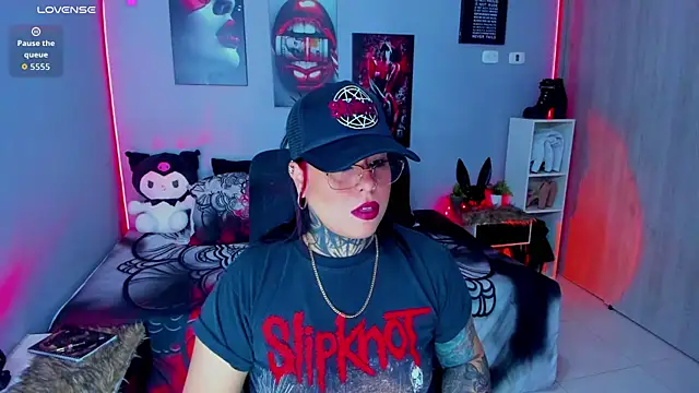 Snapshot of Veronika_metal chatting on 6, 10, 2025 Veronika metal online show from 6, 10, 2025