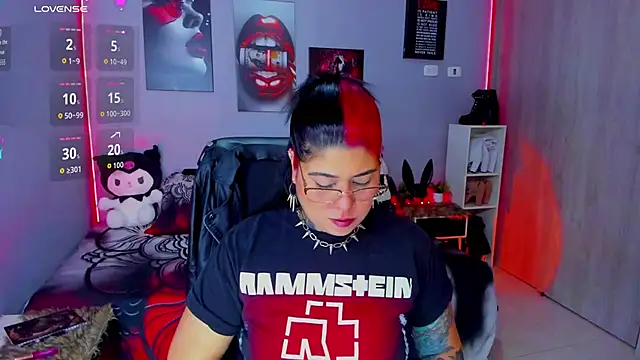 Snapshot of Veronika_metal chatting on 20, 10, 2025 Veronika metal online show from 20, 10, 2025