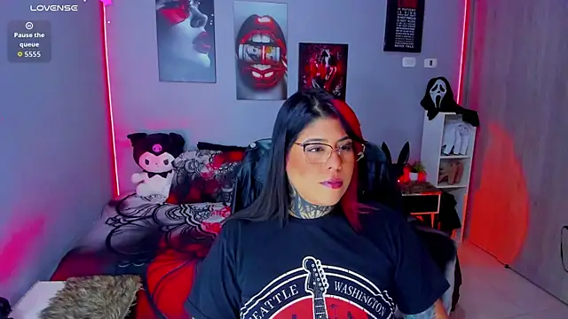 Snapshot of Veronika_metal chatting on 24, 10, 2025 Veronika metal online show from 24, 10, 2025